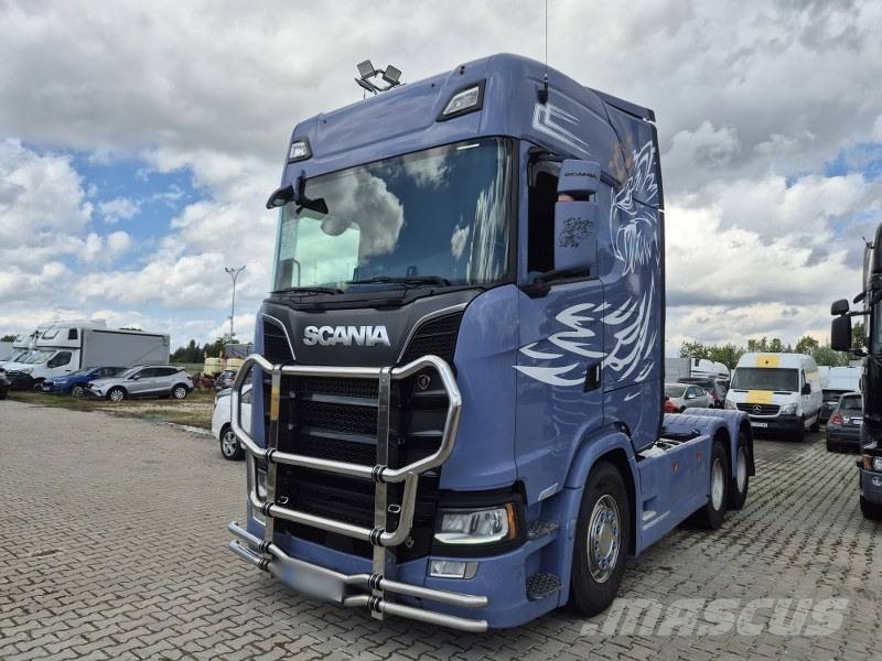 Scania S580 A6x2NA Highgline tractor unit / 3 pcs. Camiones tractor