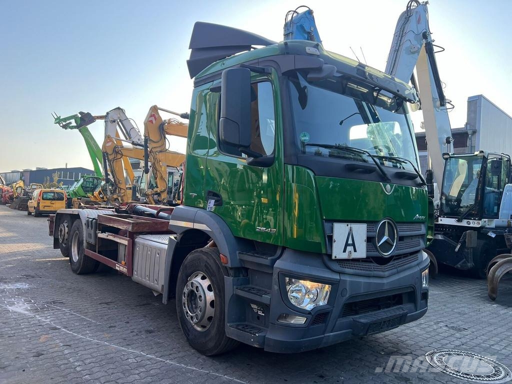 Mercedes-Benz Antos 2543 Camiones polibrazo