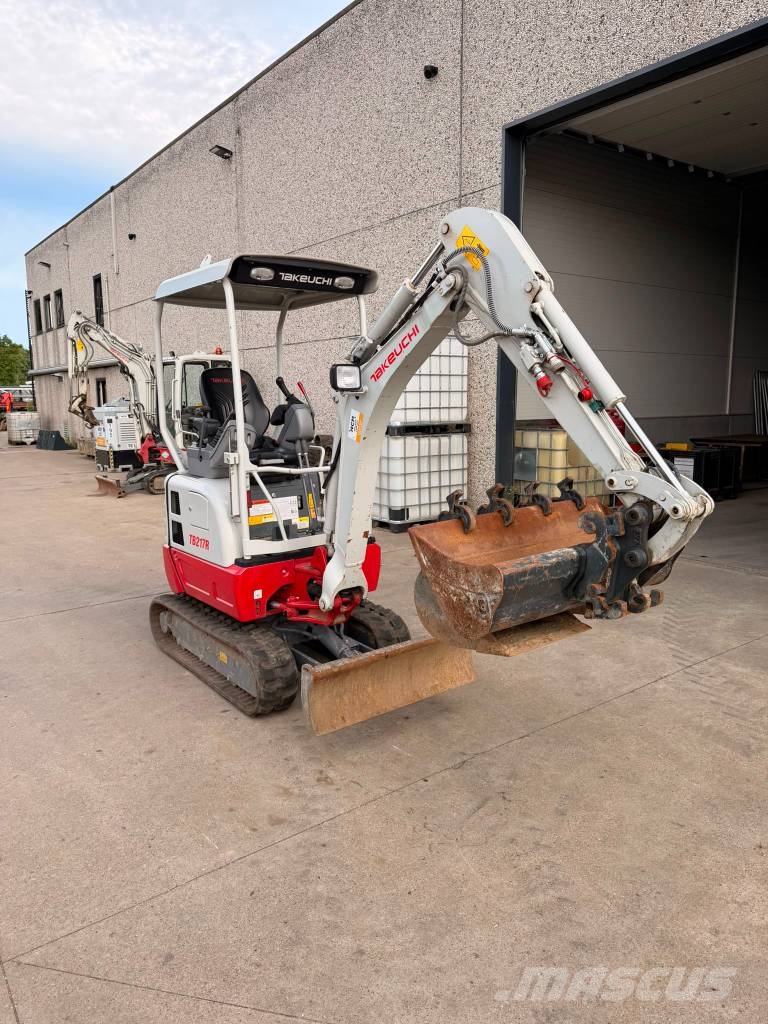 Takeuchi TB 217 R حفارات صغيرة أقل من 7 طن (حفارات صغيرة)