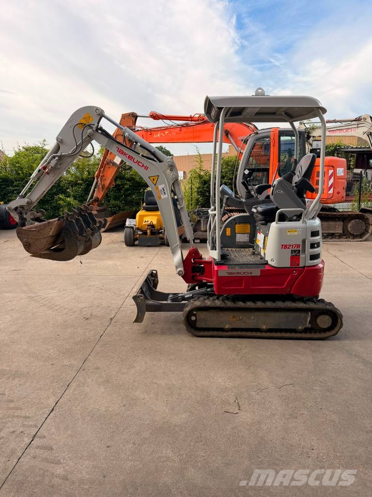 Takeuchi TB 217 R حفارات صغيرة أقل من 7 طن (حفارات صغيرة)