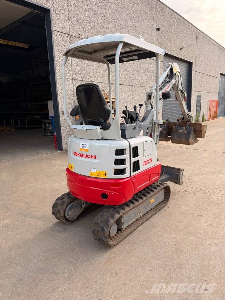 Takeuchi TB 217 R حفارات صغيرة أقل من 7 طن (حفارات صغيرة)