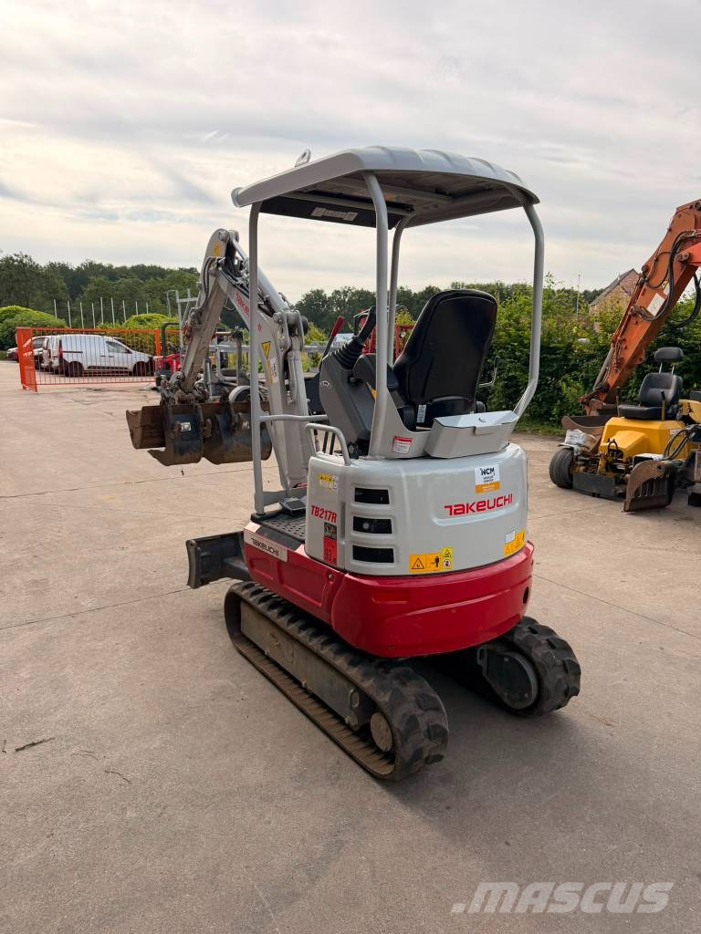 Takeuchi TB 217 R حفارات صغيرة أقل من 7 طن (حفارات صغيرة)