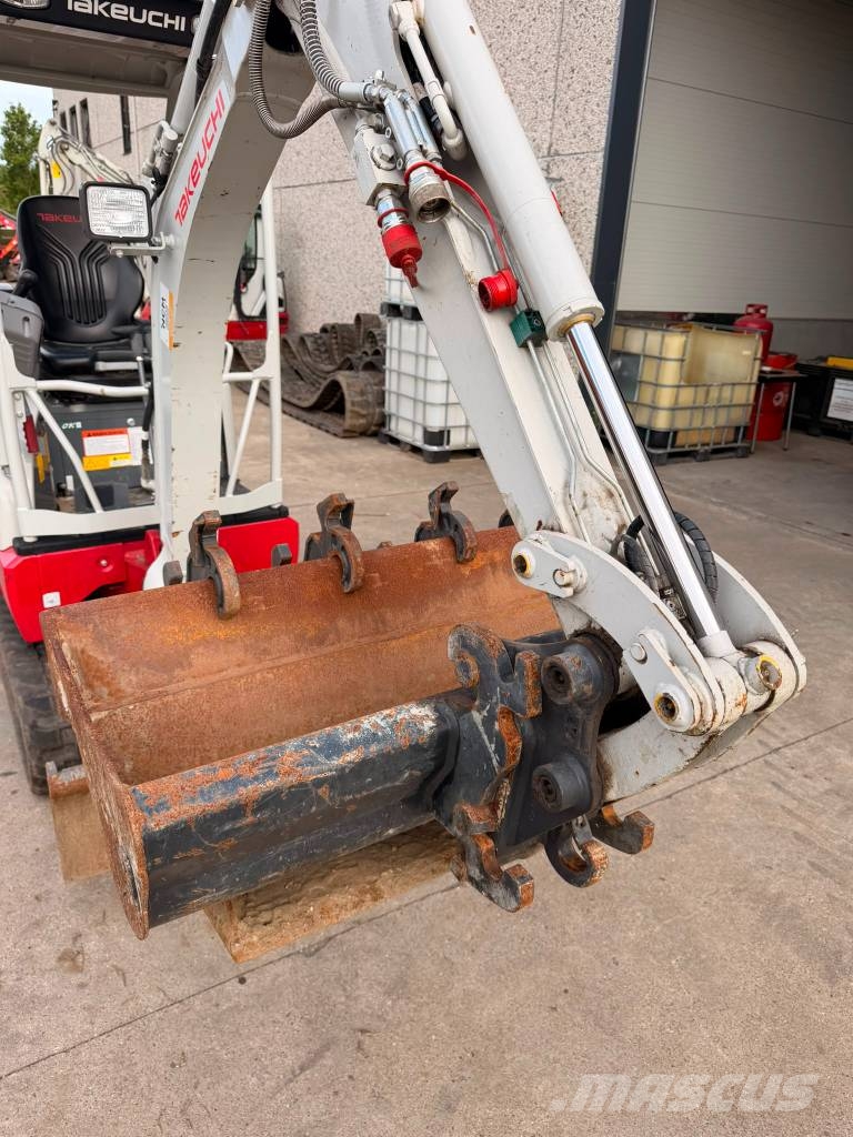 Takeuchi TB 217 R حفارات صغيرة أقل من 7 طن (حفارات صغيرة)