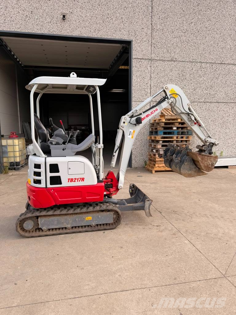 Takeuchi TB 217 R حفارات صغيرة أقل من 7 طن (حفارات صغيرة)