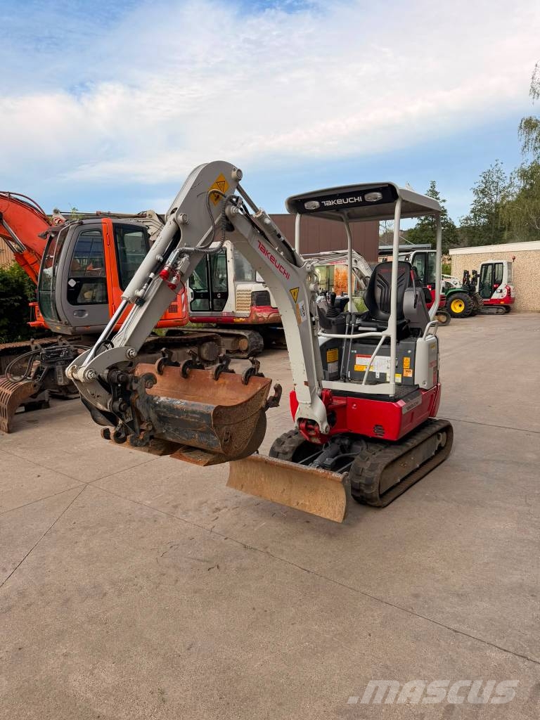 Takeuchi TB 217 R حفارات صغيرة أقل من 7 طن (حفارات صغيرة)