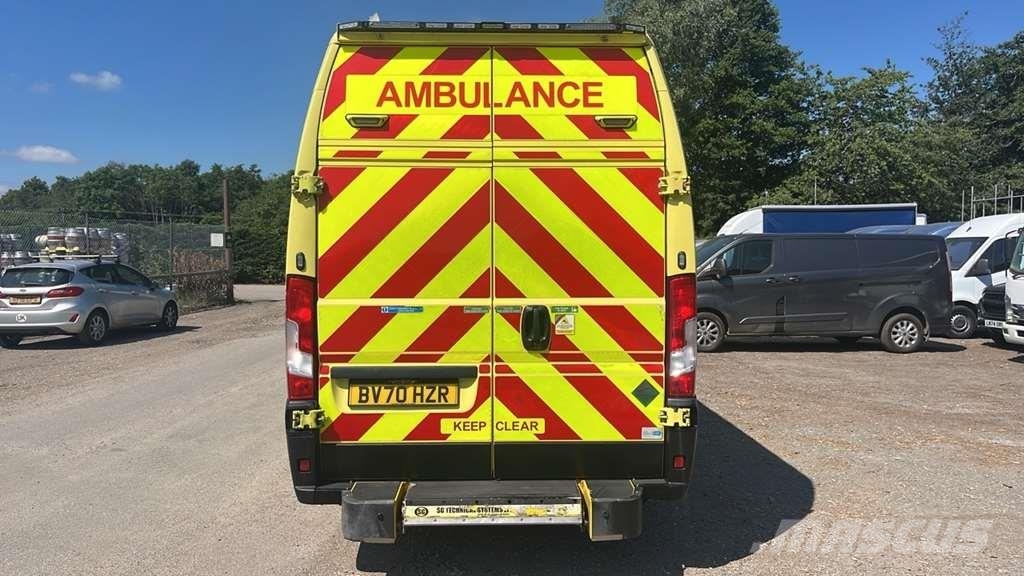 Fiat Ducato A&E Fiat Ducato A&E Box Body with Stryker P سيارات إسعاف