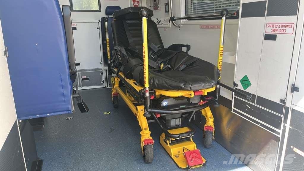 Fiat Ducato A&E Fiat Ducato A&E Box Body with Stryker P سيارات إسعاف