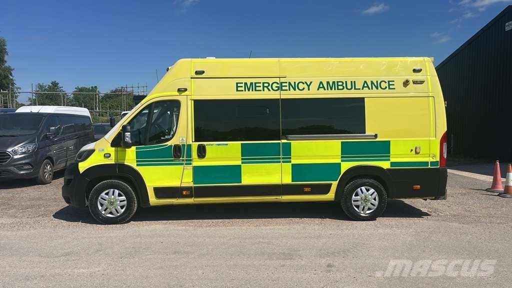 Fiat Ducato A&E Fiat Ducato A&E Box Body with Stryker P سيارات إسعاف