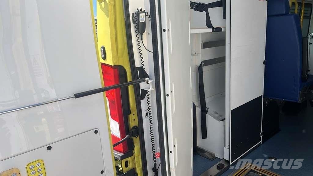 Fiat Ducato A&E Fiat Ducato A&E Box Body with Stryker P سيارات إسعاف