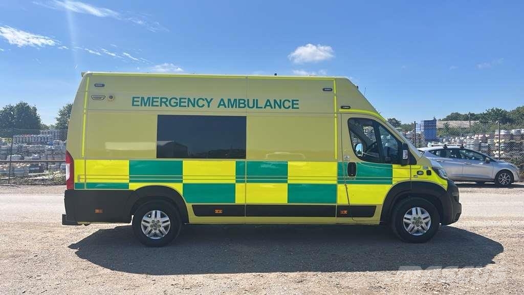 Fiat Ducato A&E Fiat Ducato A&E Box Body with Stryker P سيارات إسعاف