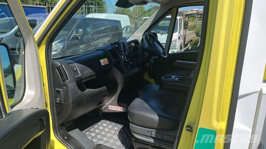 Fiat Ducato A&E Fiat Ducato A&E Box Body with Stryker P سيارات إسعاف