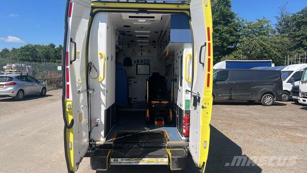 Fiat Ducato A&E Fiat Ducato A&E Box Body with Stryker P سيارات إسعاف