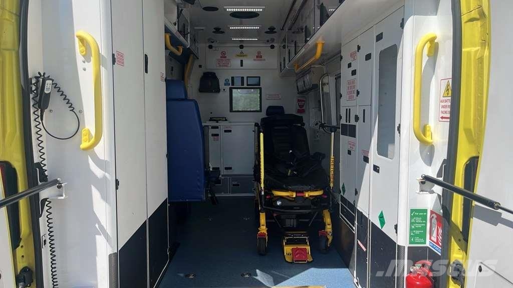 Fiat Ducato A&E Fiat Ducato A&E Box Body with Stryker P سيارات إسعاف