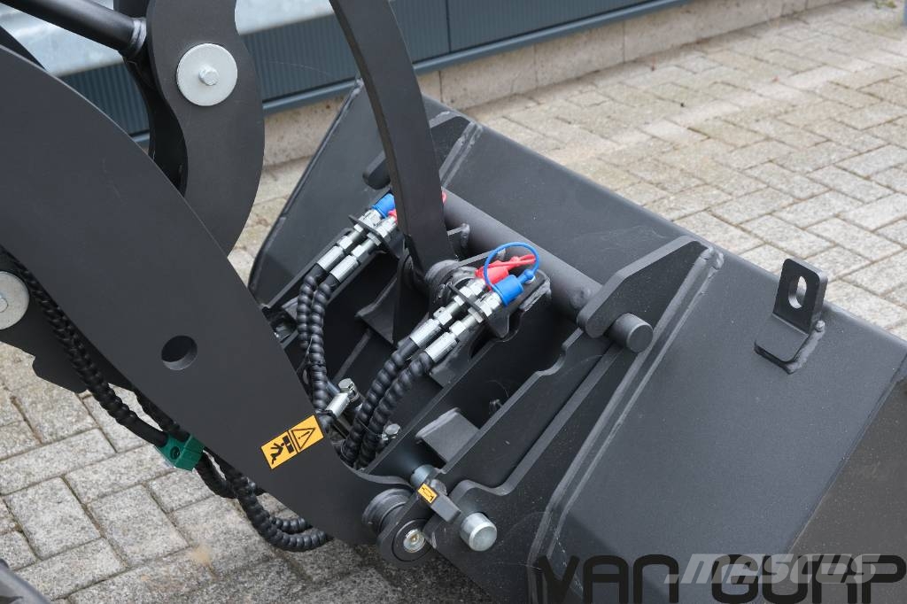 Eurotrac W11 | 2026 | Giant snelwissel | Radlader hoflader Cargadoras sobre ruedas
