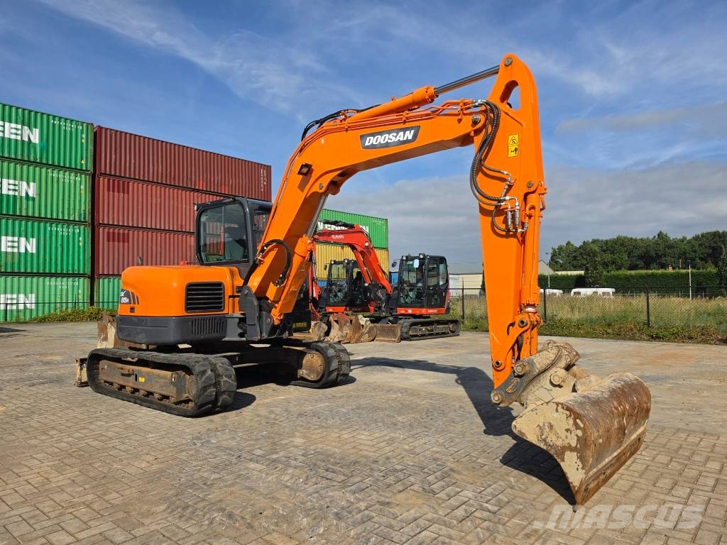Doosan DX 85 R-3 Midi excavators  7t - 12t