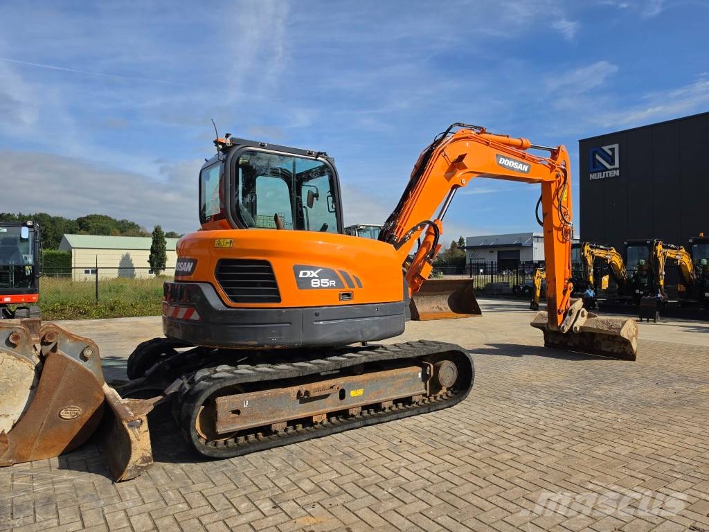 Doosan DX 85 R-3 Midi excavators  7t - 12t