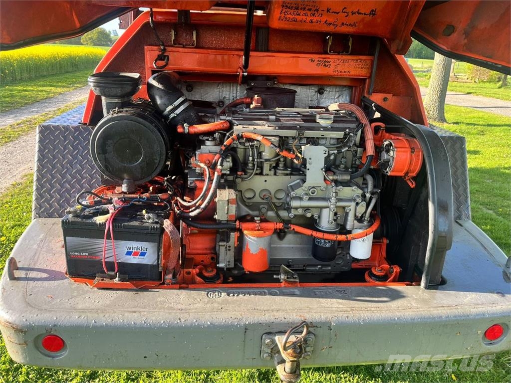 Atlas 86 E لوادر بعجل