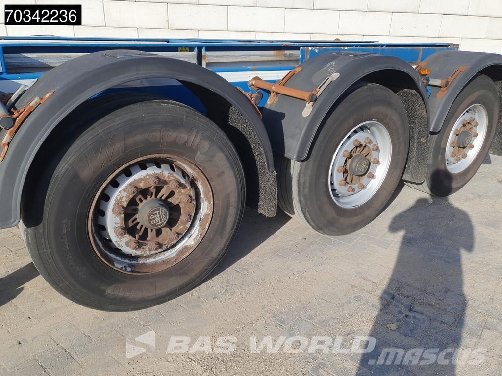 Renders - Has 3 axles Liftachse Mutl 45ft Containertrailer