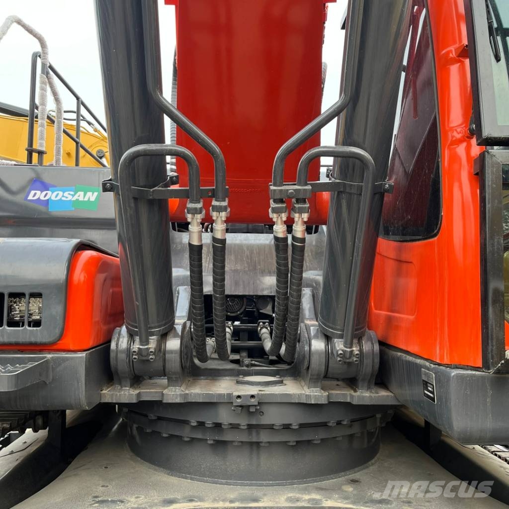 Doosan DX 345 Raupenbagger