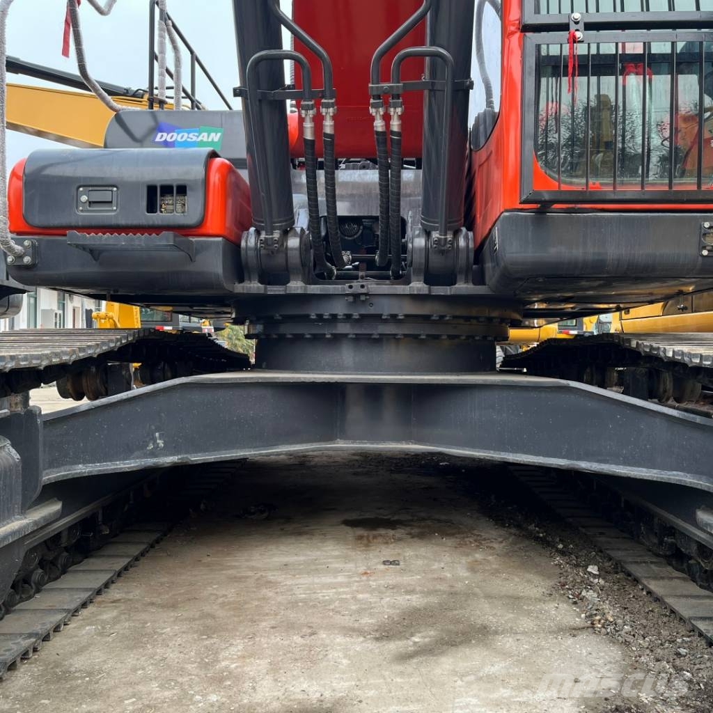 Doosan DX 345 Raupenbagger