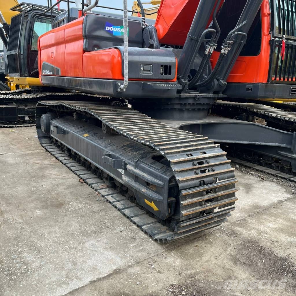 Doosan DX 345 Raupenbagger