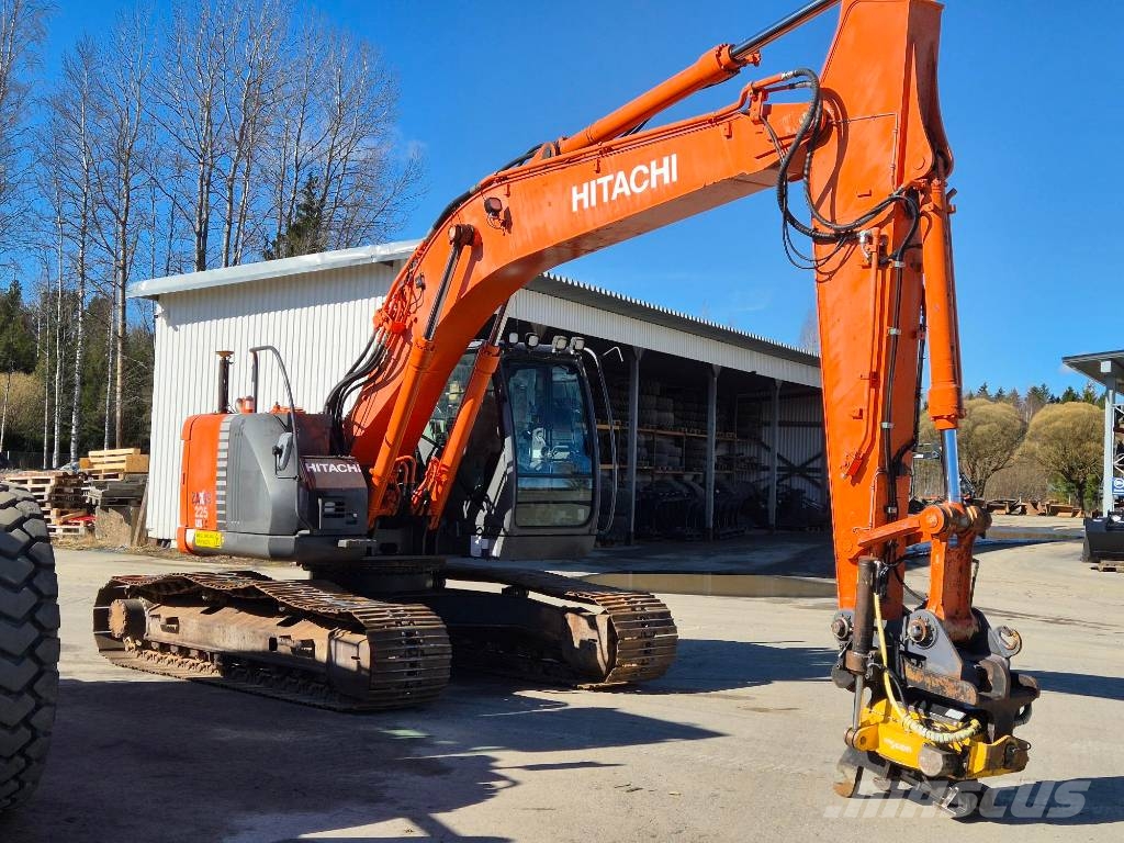 Hitachi ZX 225 US LC-3 履带挖掘机