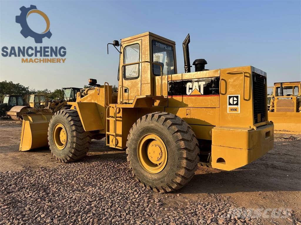 CAT 950E Iekrāvēji uz riteņiem