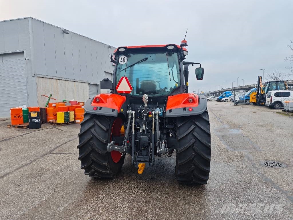 Kubota M 6-142 Tractoren