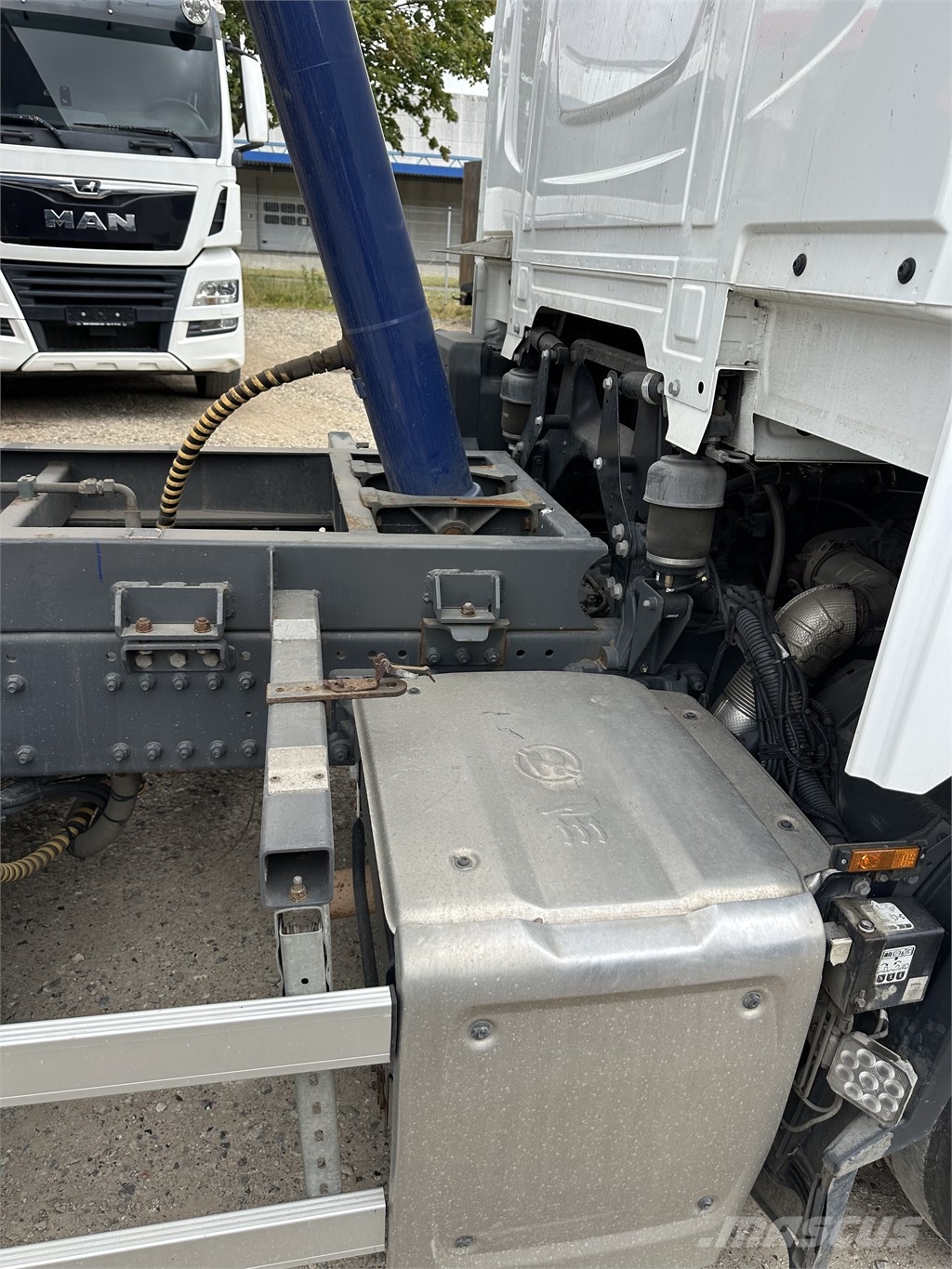 DAF XF 530 6x2 //Volume tipper 45m3 // Trailer 59m3 شاحنات قلابة