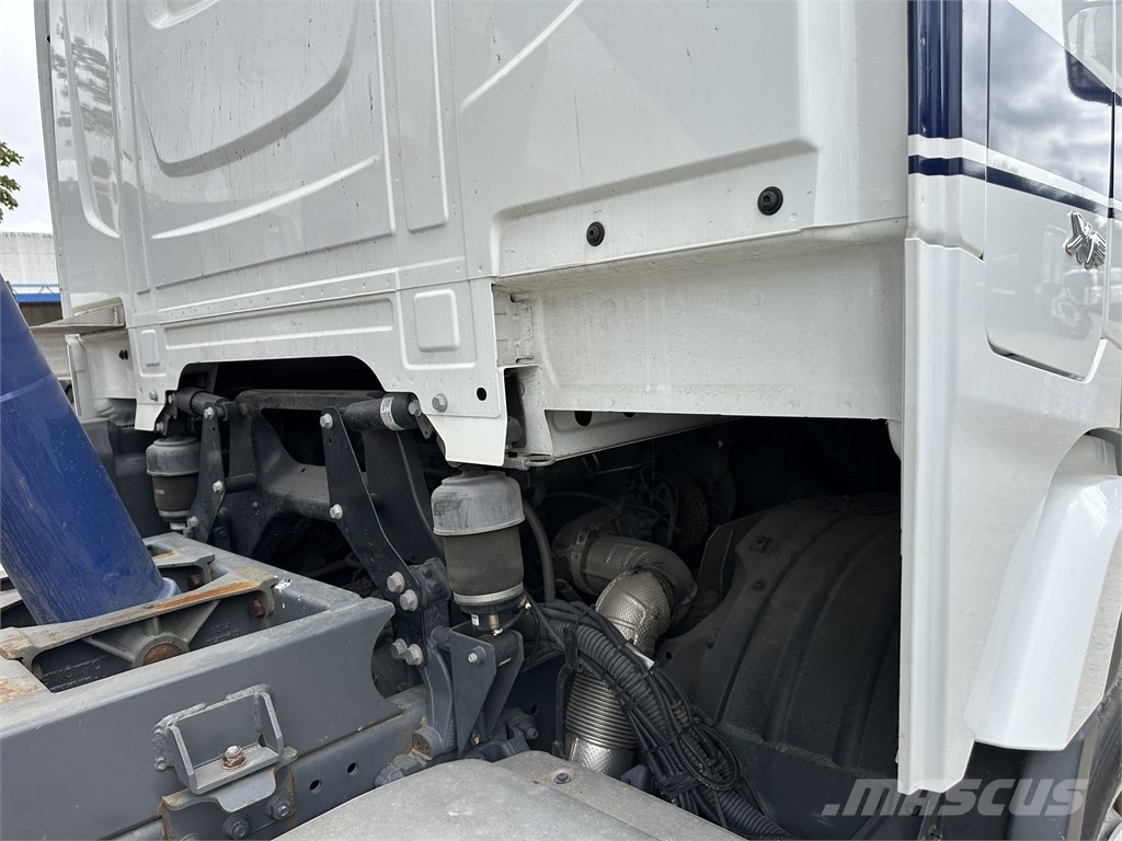 DAF XF 530 6x2 //Volume tipper 45m3 // Trailer 59m3 شاحنات قلابة