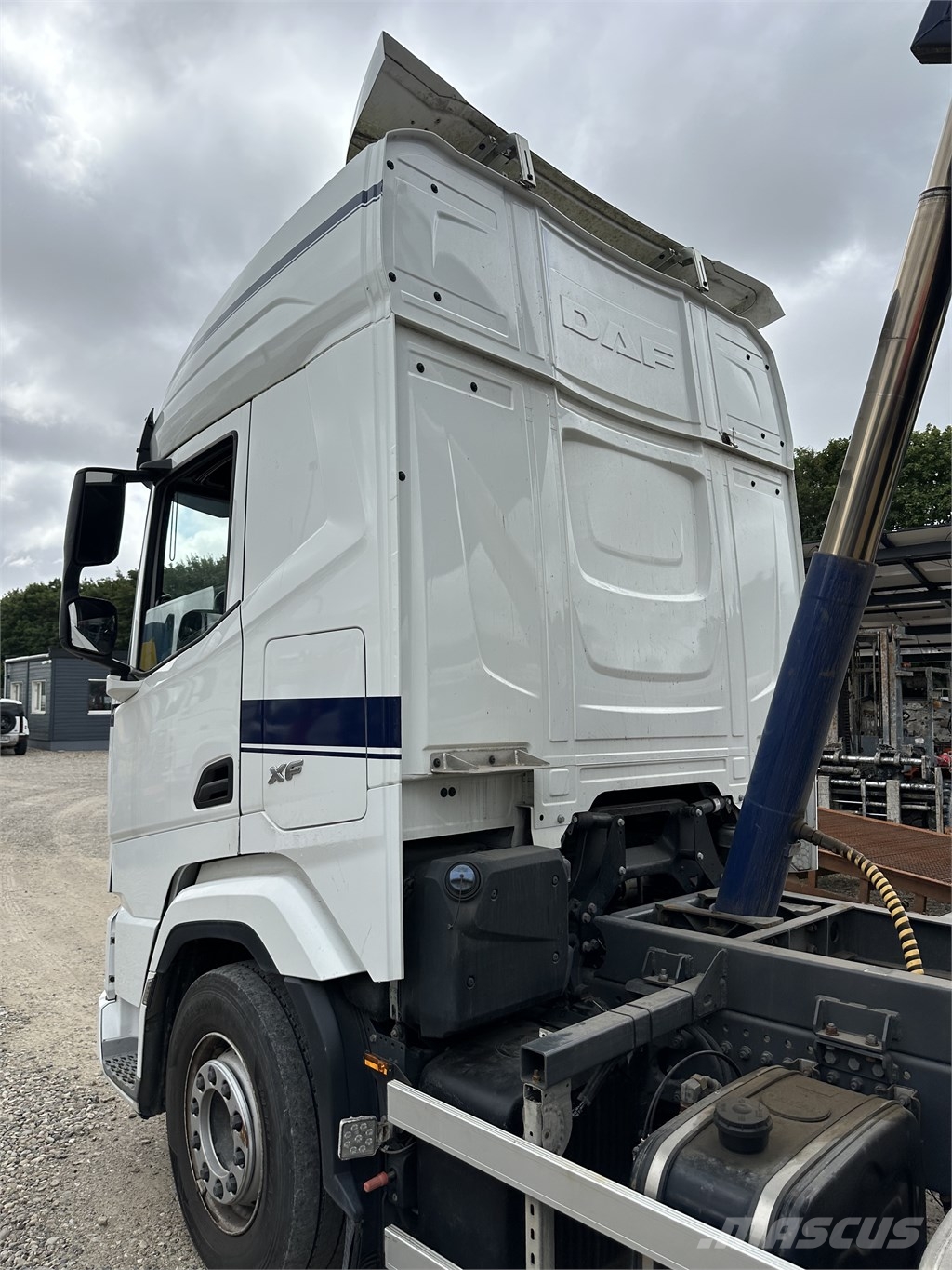DAF XF 530 6x2 //Volume tipper 45m3 // Trailer 59m3 شاحنات قلابة