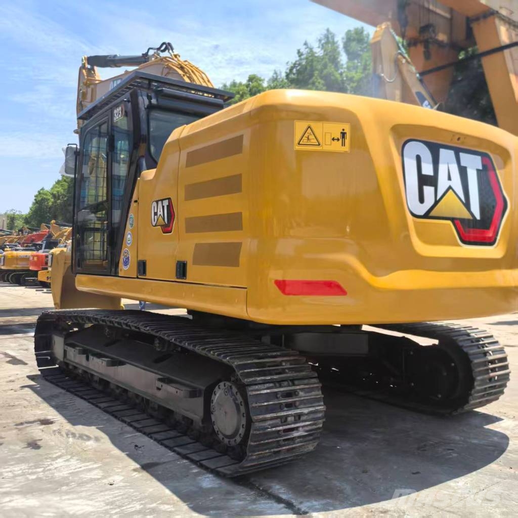 CAT 323 Raupenbagger
