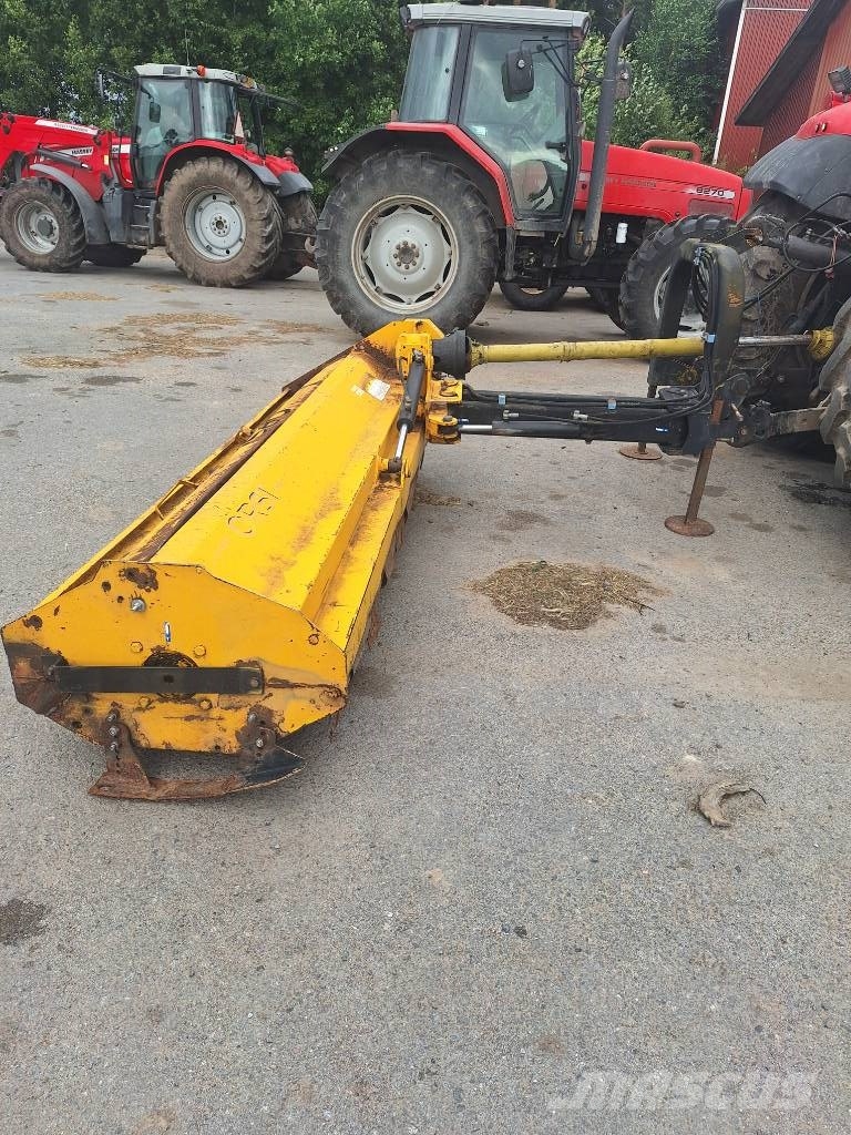 Orsi Farmer 259 Kosilnice za pašnike