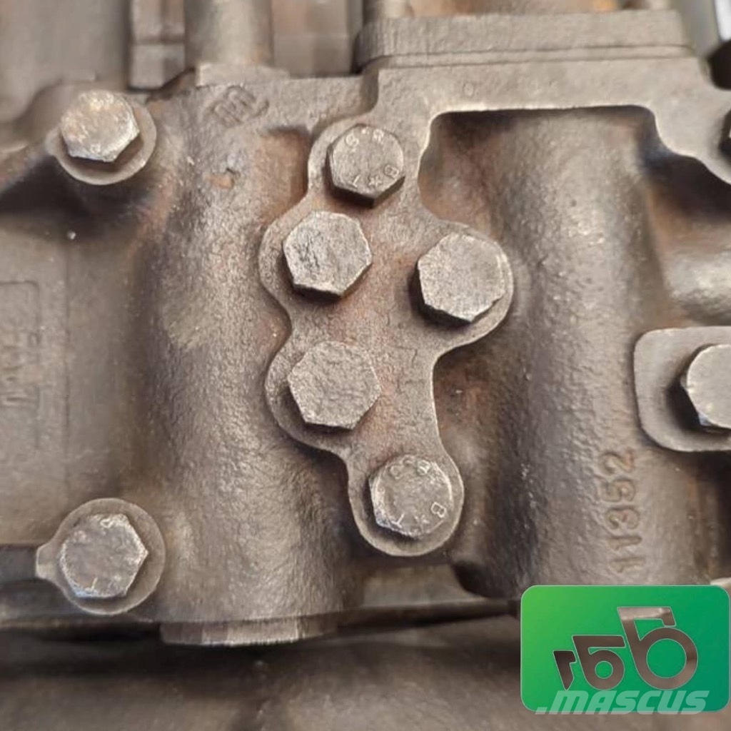 Case IH Gearbox 131152 580SLE Carraro أجهزة نقل