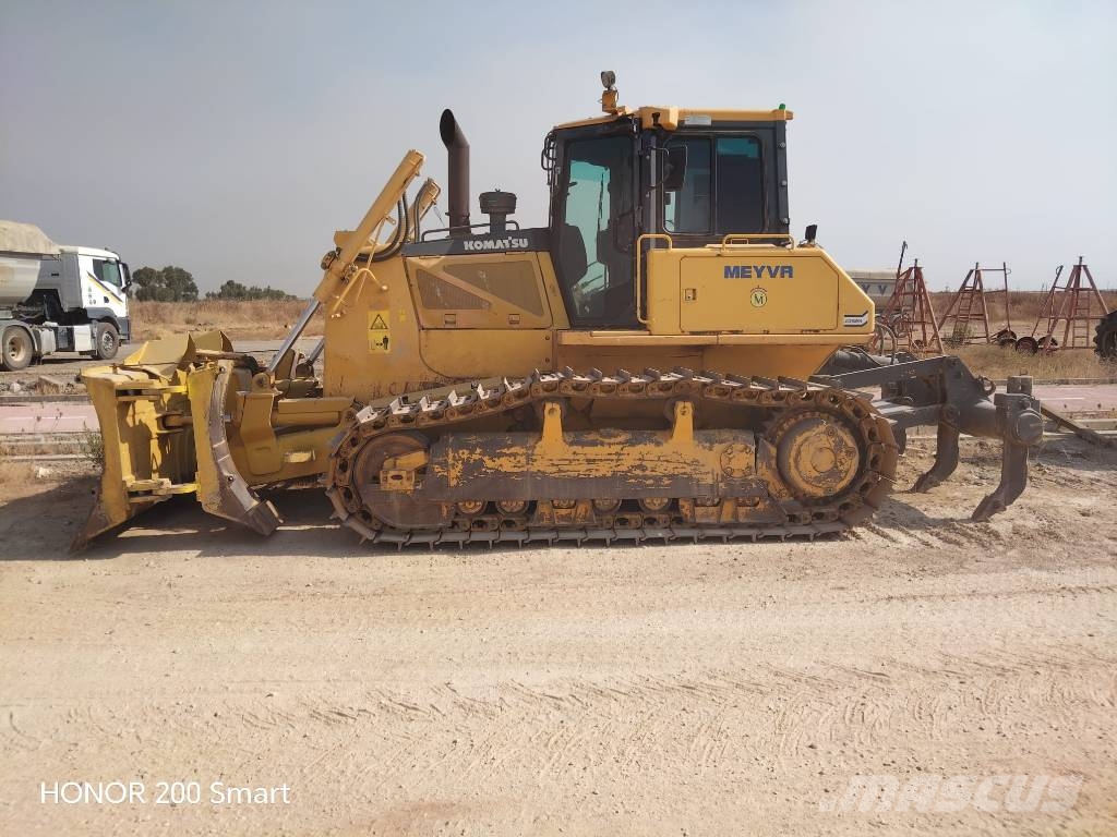 Komatsu D 65 WX-16 Buldozer sobre oruga