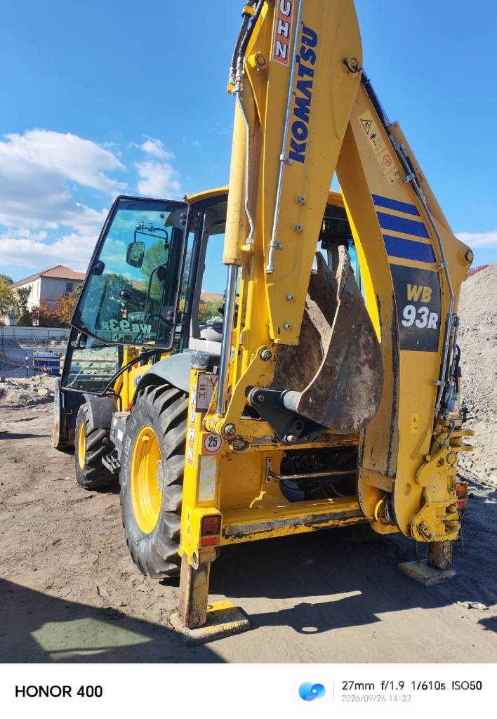 Komatsu WB 93 R-8 Экскаваторы-погрузчики