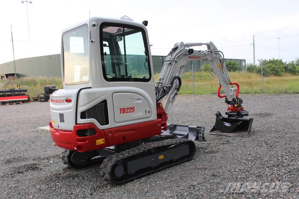 Takeuchi TB 225 Mini bageri < 7t