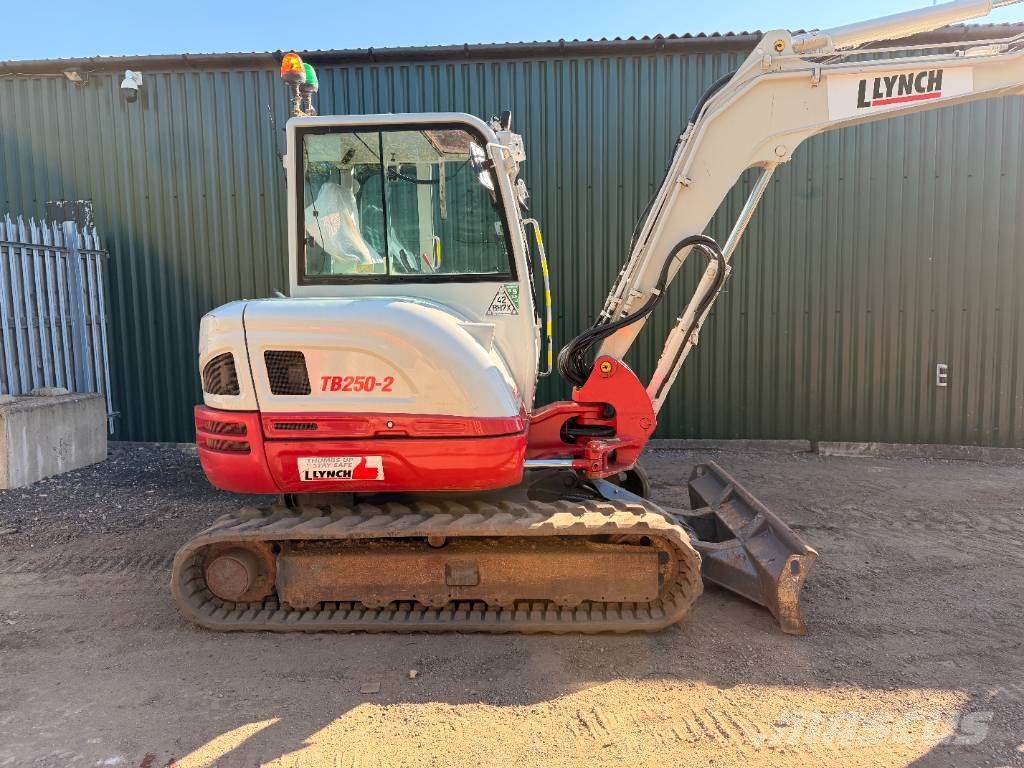 Takeuchi TB250-2 5 Ton Excavator Minigravere <7t