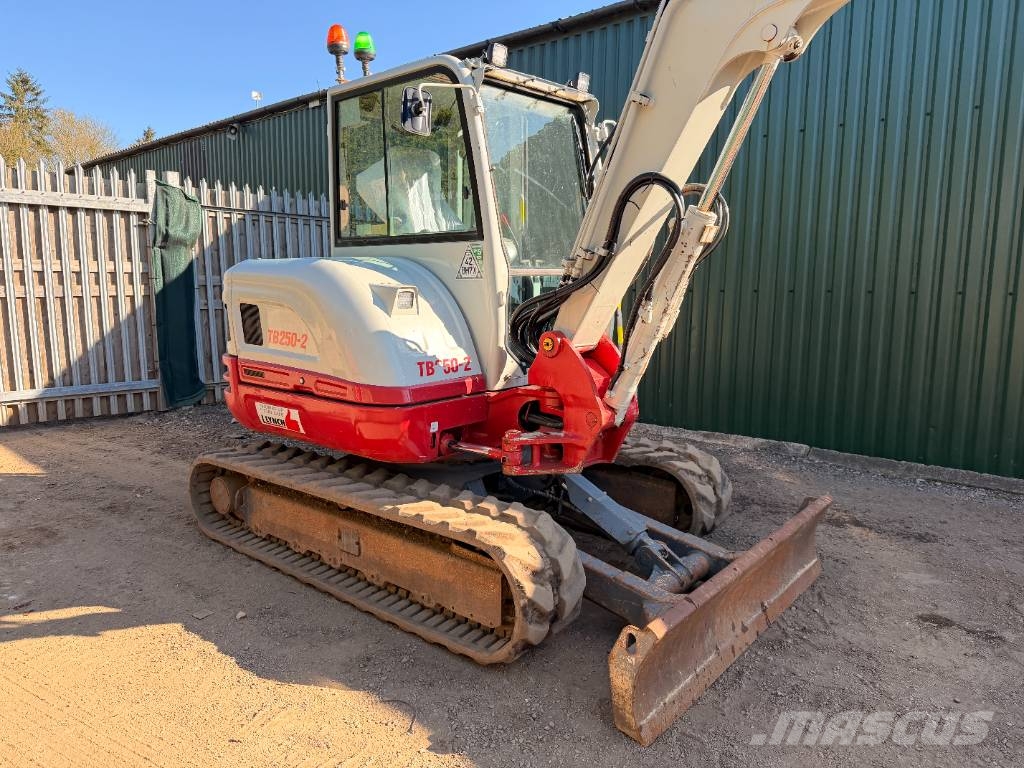 Takeuchi TB250-2 5 Ton Excavator Minigravere <7t