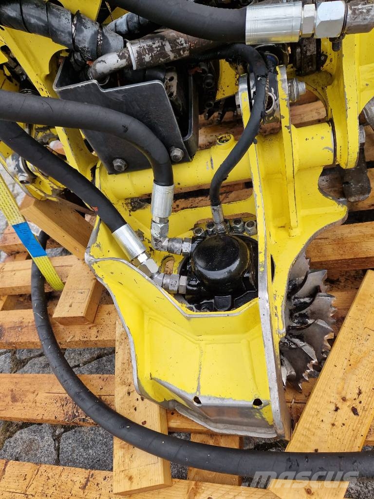 John Deere H413 Глави за харвестери