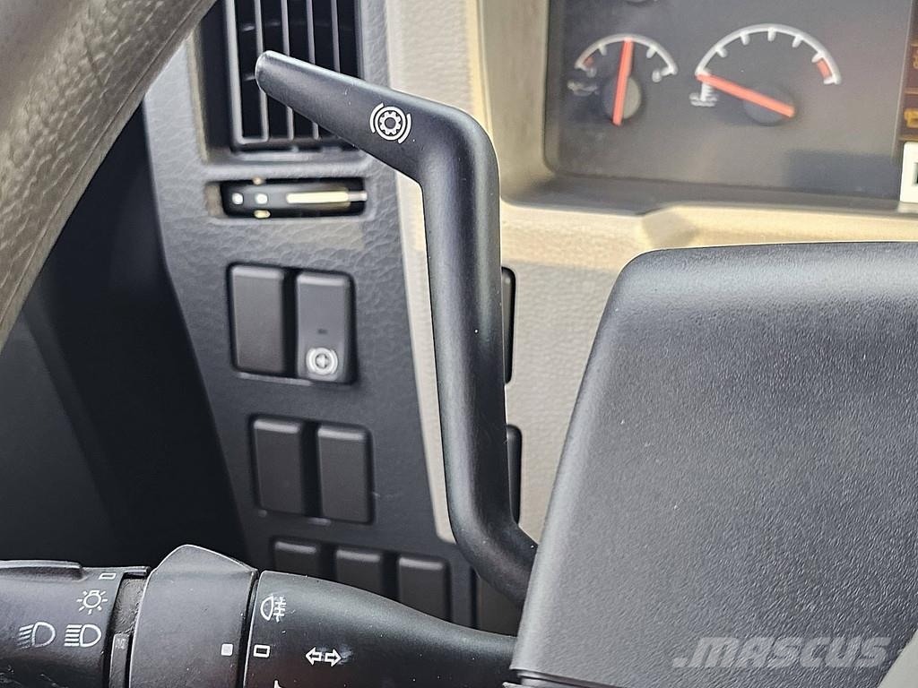 Volvo FL 240.12 MANUAL HIAB 033T Platformas/izkraušana no sāniem