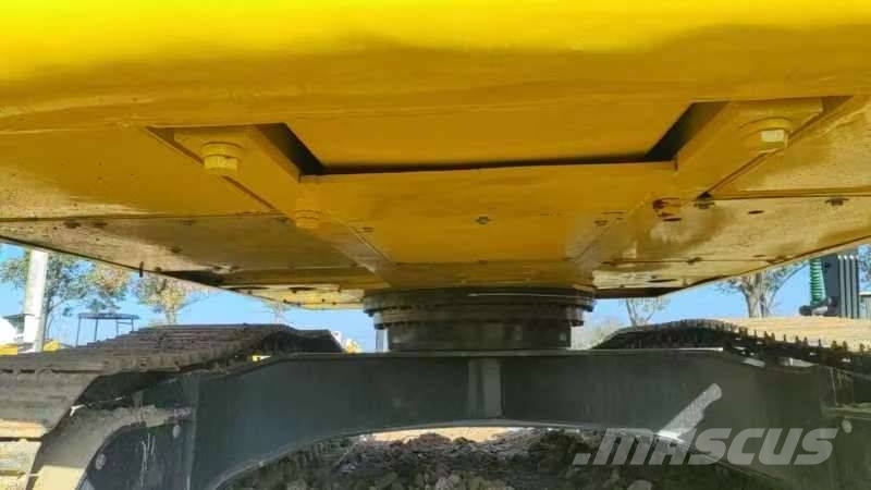 Komatsu PC 240 LC Верижен екскаватор