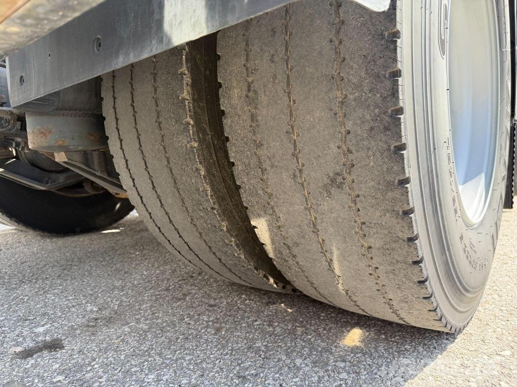 Volvo FH500 6X2 EURO6 + BDF 20Ft Camiones con chasís y cabina