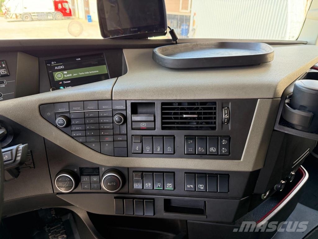 Volvo FH500 6X2 EURO6 + BDF 20Ft Camiones con chasís y cabina