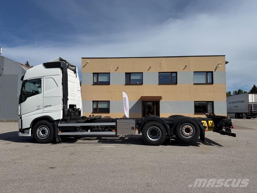 Volvo FH500 6X2 EURO6 + BDF 20Ft Camiones con chasís y cabina