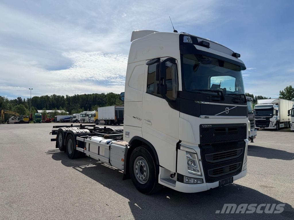 Volvo FH500 6X2 EURO6 + BDF 20Ft Camiones con chasís y cabina