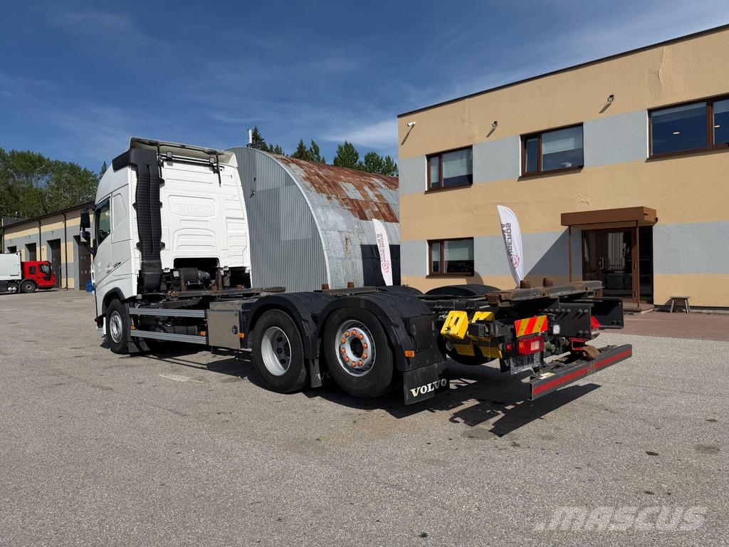 Volvo FH500 6X2 EURO6 + BDF 20Ft Camiones con chasís y cabina
