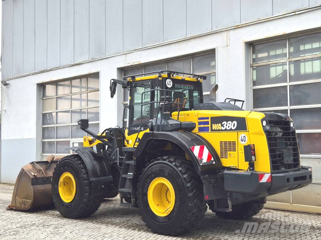 Komatsu WA 380-8 Wielladers