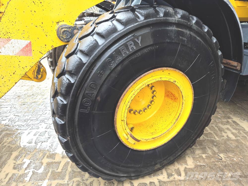 Komatsu WA 380-8 Wielladers