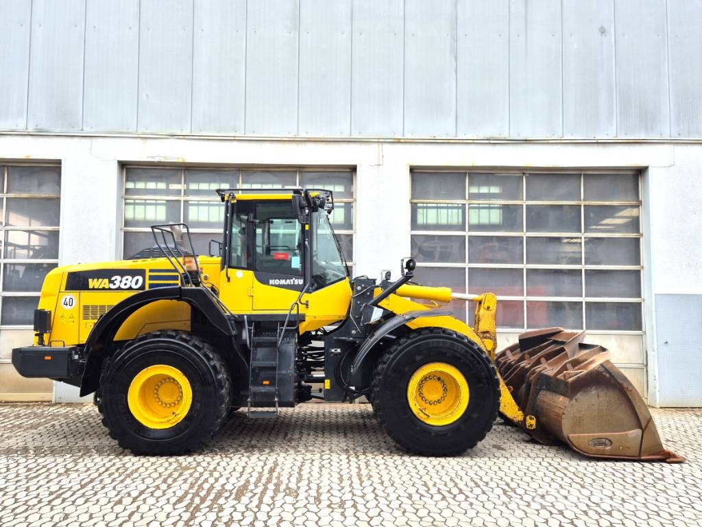 Komatsu WA 380-8 Wielladers